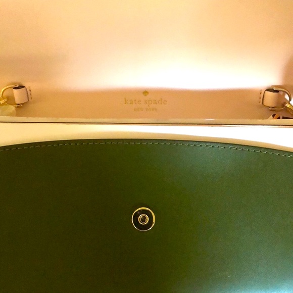 Kate Spade Green Leather Wristlet with Gold Chain - Picture 2 of 3